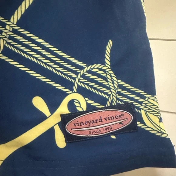 Vineyard Vines Blue and Yellow Anchor Print Men’s Swim ShortsBrand New